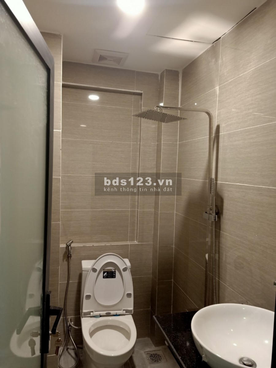 Bán nhà 2 lầu mặt tiền đường số phường Tân Phú quận 7