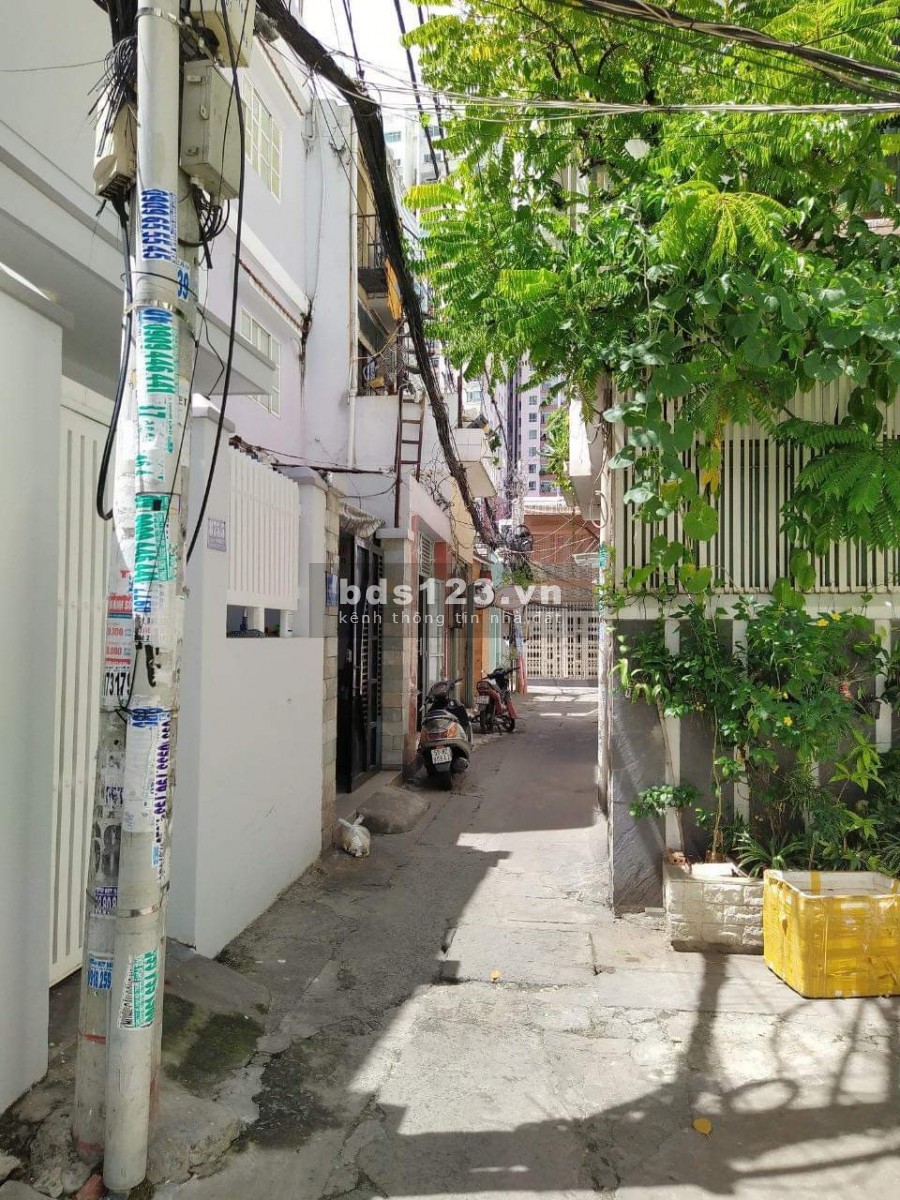 Bán nhà hẻm 875/ Trần Hưng Đạo, Phường 1, Quận 5 Diện tích: 6.5m x 9.5m , công nhận 62,5m2 vuông vức. Kết cấu: trệt lửng