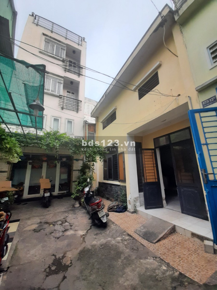 Bán nhà hẻm 875/ Trần Hưng Đạo, Phường 1, Quận 5 Diện tích: 6.5m x 9.5m , công nhận 62,5m2 vuông vức. Kết cấu: trệt lửng