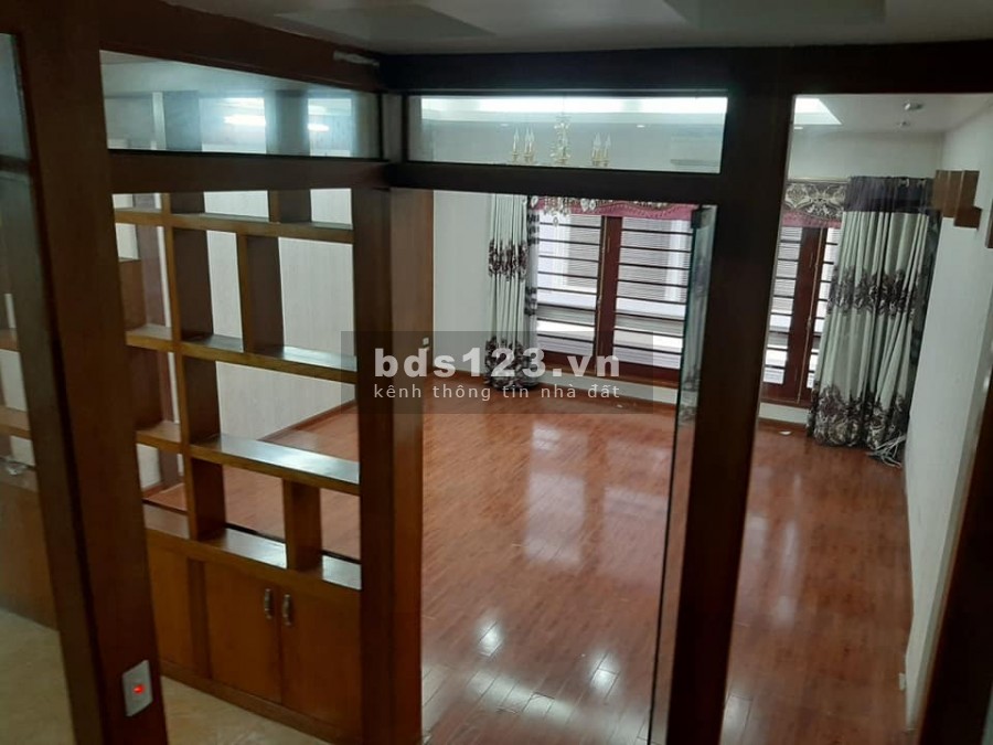 Bán nhà PL ô tô tránh mới đẹp ở luôn phố Trung Kính 5 tầng x 57m2 giá 12,7 tỷ. LH 0912442669