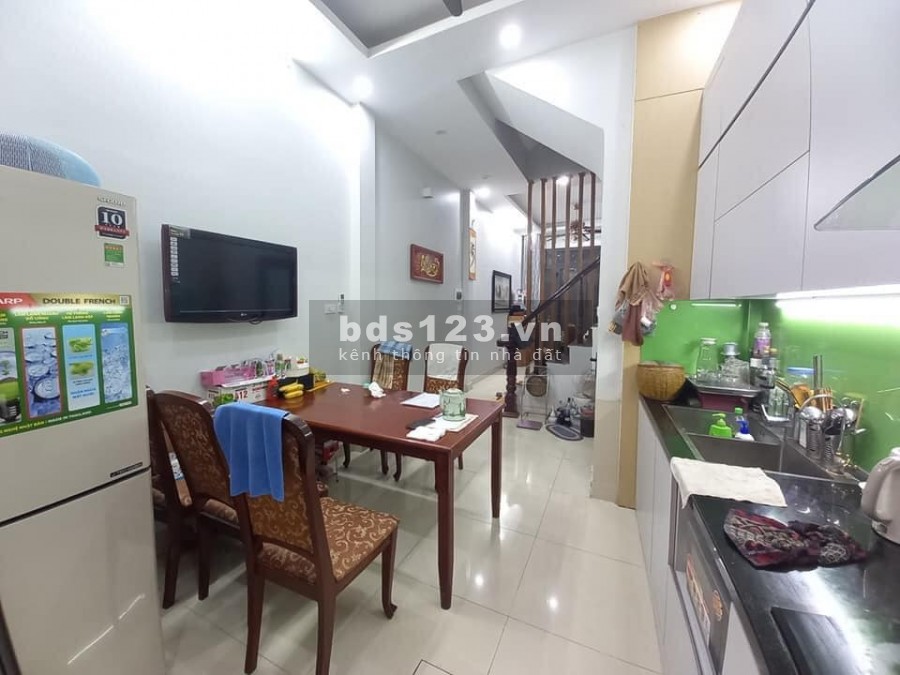 Bán nhà mới Kim Ngưu, Hai Bà Trưng, tặng full nội thất, 40m2 x 4 tầng, giá nhỉnh 3 tỷ, lh 0972063073.