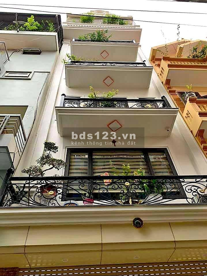Bán nhà mp Nguyễn Lương Bằng 105m2x4T mặt tiền 5m giá 27.5 tỷ