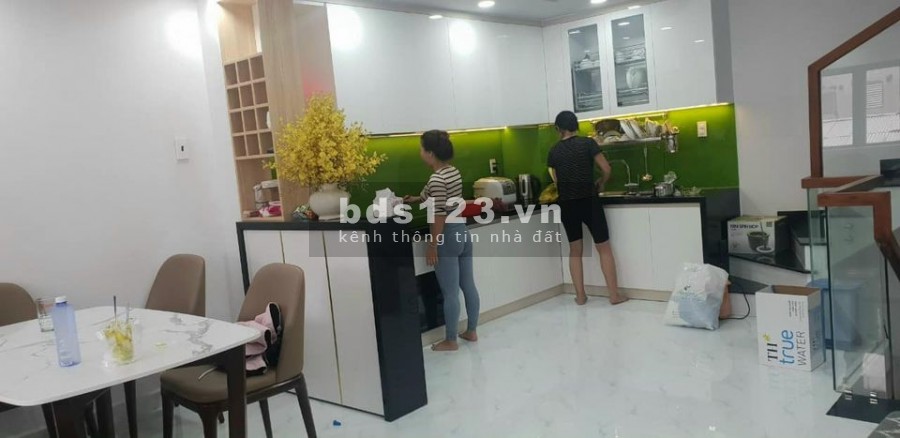 Bán nhà HXH ngay Ngô Tất Tố 70m2 1T3L, giá 7.5 tỷ