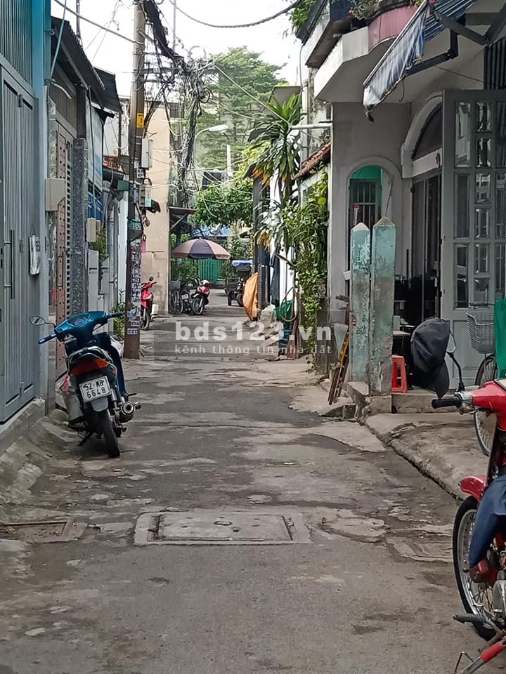 Bán nhà hẻm 3m Lạc Long Quân, 60m2 (6x10), chỉ 5 tỷ. LH: 0914648319, cho thuê 17tr/tháng