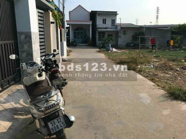 Nhà gần KCN Cao ds17 Linh Trung dt 74m2, KDC