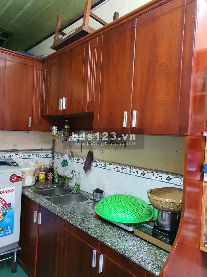 Bán nhà sát mặt tiền Lạc Long Quân chỉ 2.75 Tỷ. Giá đầu tư. Lh: 0708000454
