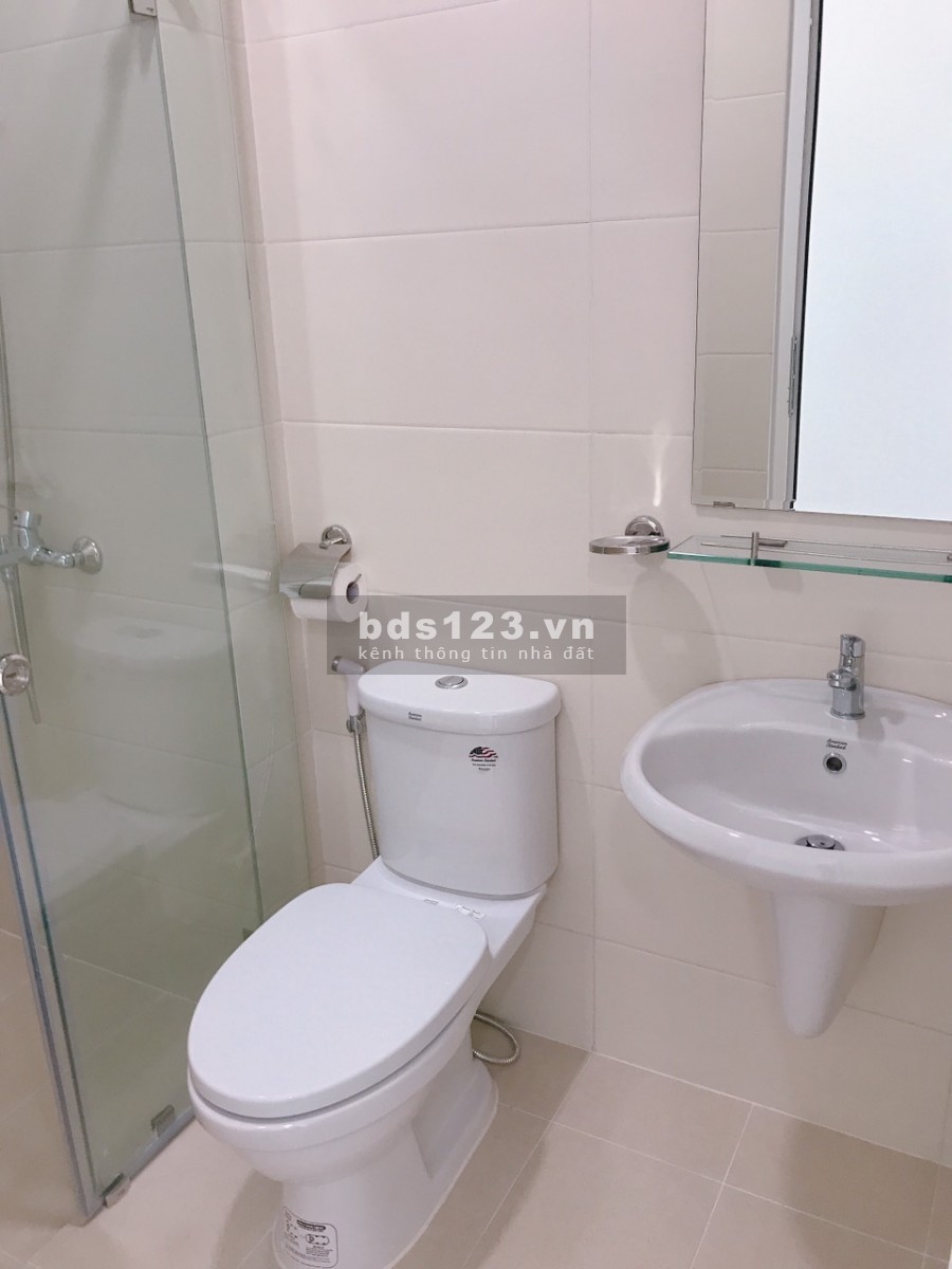 Cho thuê căn hộ Moonlight Boulevard 2pn 77m view hồ bơi cực đẹp giá 8 triệu/tháng. Lh: 0938308438.