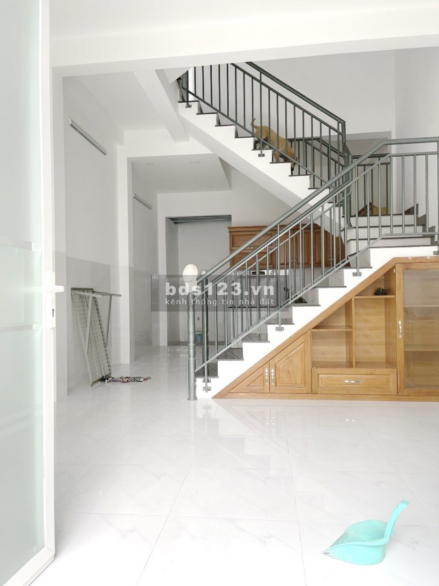 Bán nhà thiết kế đẹp 2lầu hẻm ôtô Tạ Quang Bửu P4 Q8