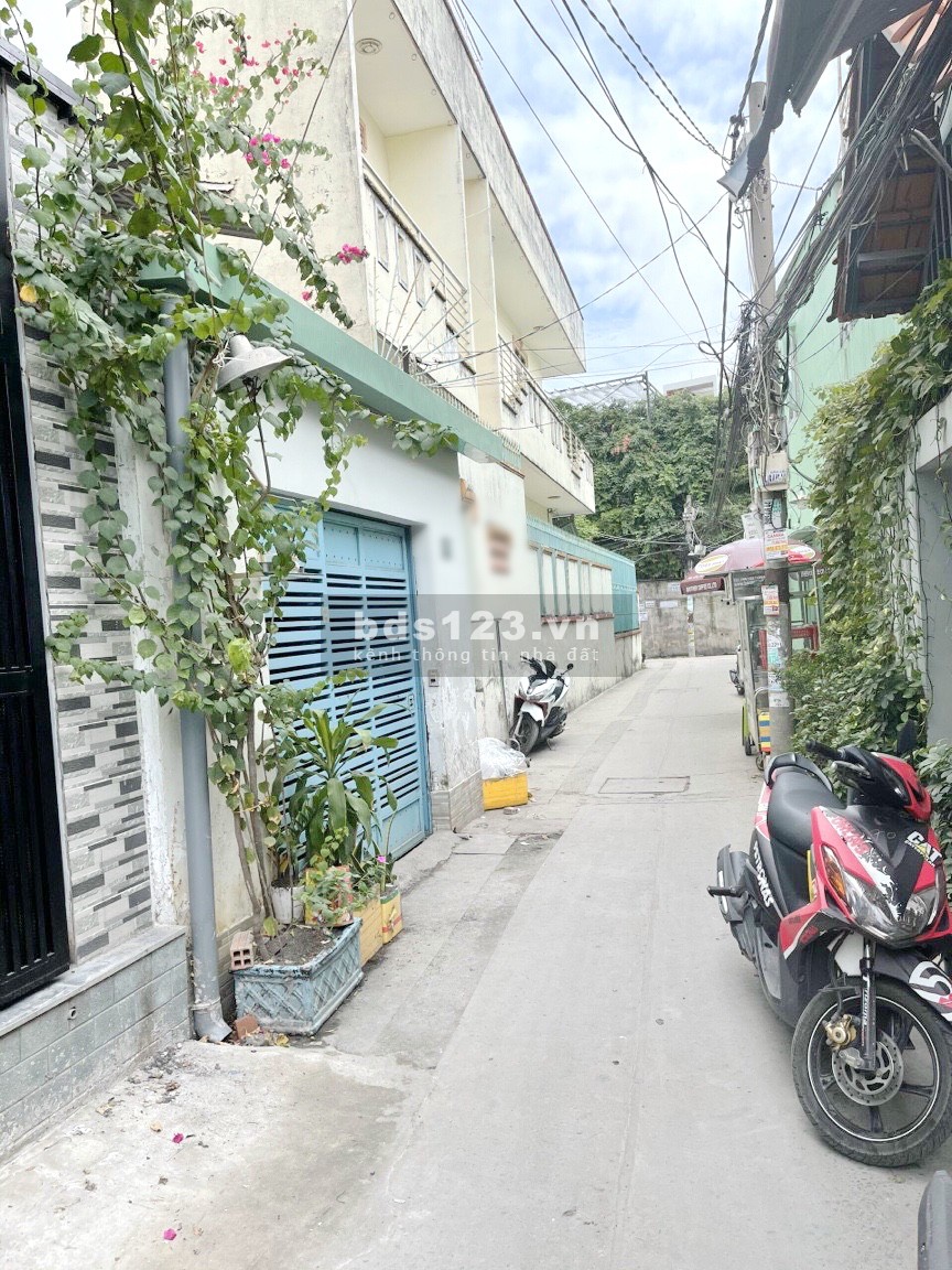 Nhà mới đẹp 4.56*11m 2lầu hẻm ôtô Tạ Quang Bửu Phường 4 Quận 8 - Mr Hà 0903772656