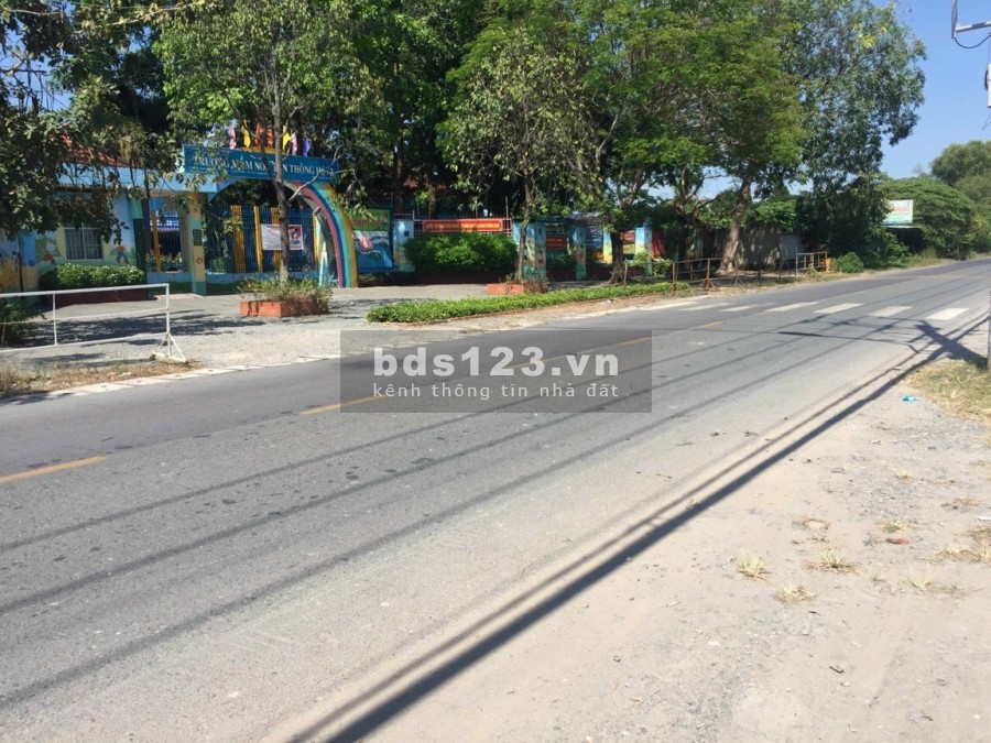 Kẹt tiền bán vài lô đất , SHR, CK cao