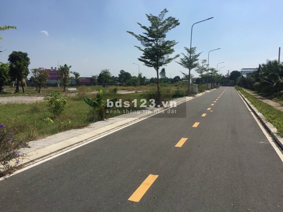 Kẹt tiền bán vài lô đất , SHR, CK cao