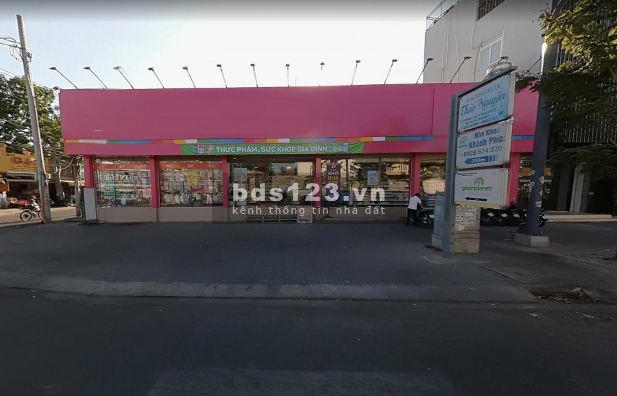 An Dương Vương - mặt tiêng vị trí thu hút ánh nhìn. dt: 20 x 40