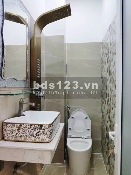 Bán nhà Tặng luôn công viên trước nhà. Nhà mới xây siêu đẹp 4x18 vuông vức Giá chỉ 10.5 tỷ