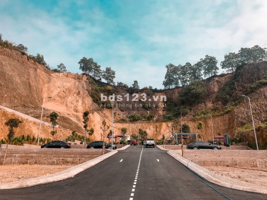 Bán mảnh đất khu đô thị Hòa Lạc 300m2 giá 1.5 tỷ