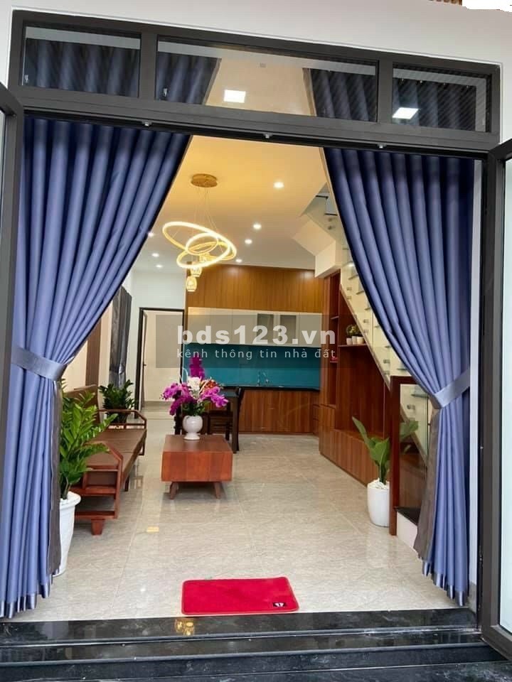 BÁN NHÀ HOÀN THIỆN 2 TẦNG, TẶNG LUÔN BỘ NỘI THẤT CAO CẤP - ĐƯỜNG ĐẶNG HUY TRỨ