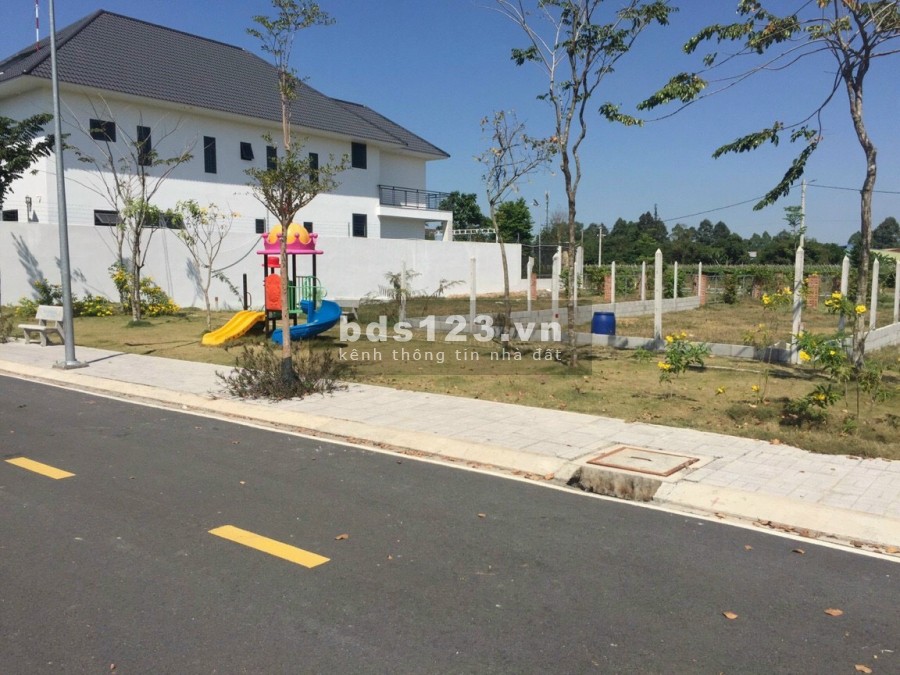 Kẹt tiền bán vài lô đất , SHR, CK cao