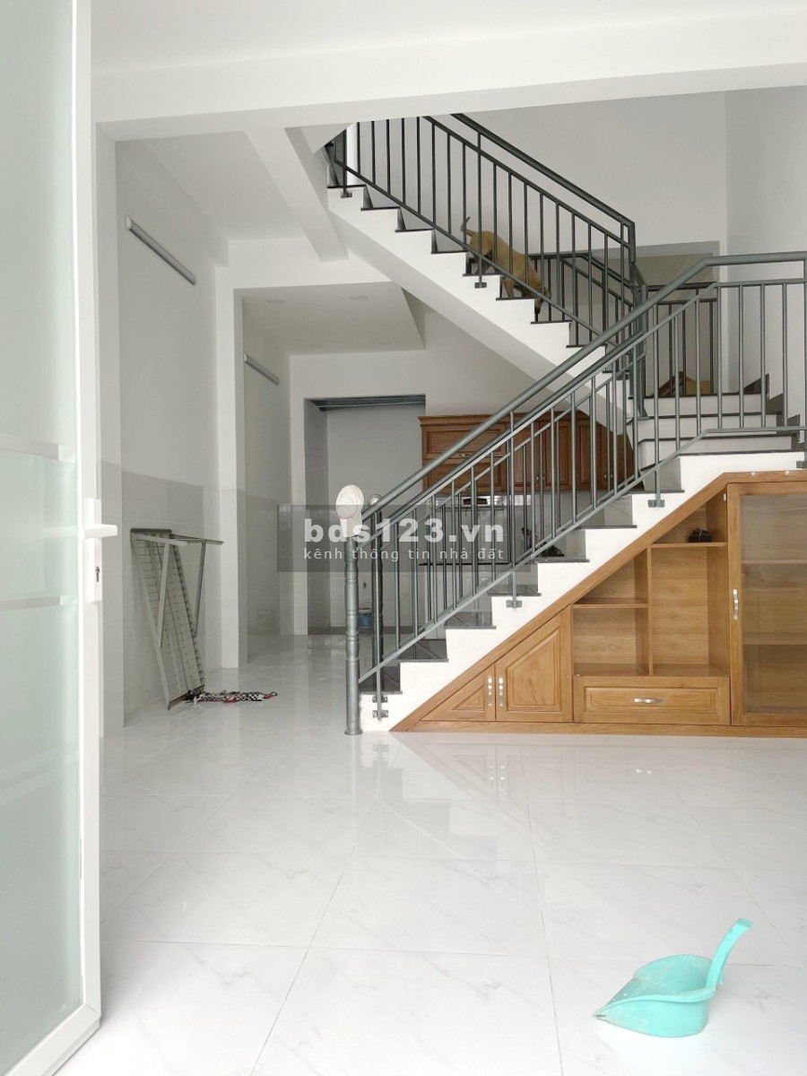Nhà mới đẹp 4.56*11m 2lầu hẻm ôtô Tạ Quang Bửu Phường 4 Quận 8 - Mr Hà 0903772656