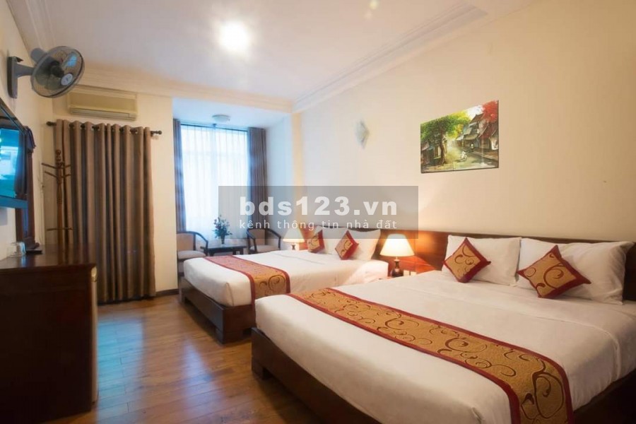 CẦN BÁN GẤP KHÁCH SẠN 27 PHÒNG, Q1. DT: 106M2- 62TỶ DO CHỦ ĐỊNH CƯ NƯỚC NGOÀI