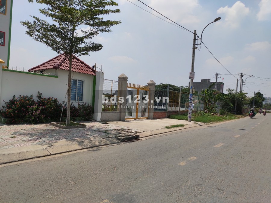 Cần tiền bán gấp 900m2 đất mặt tiền Huỳnh Thị Na Hóc Môn giá siêu rẻ