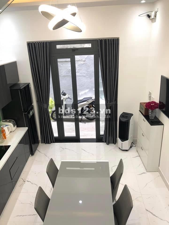 Mặt Tiền Đừơng CMT8 .Q.10 - Nói Không Lộ Giới,Diện tích : 78m2 x 2 tầng = 156 m2
