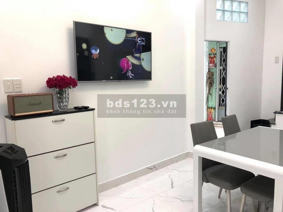 Mặt Tiền Đừơng CMT8 .Q.10 - Nói Không Lộ Giới,Diện tích : 78m2 x 2 tầng = 156 m2
