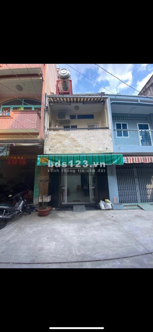 Cho thuê nhà nguyên căn 3.5 x 10m, 2 PN, 2WC, hẻm xe hơi.