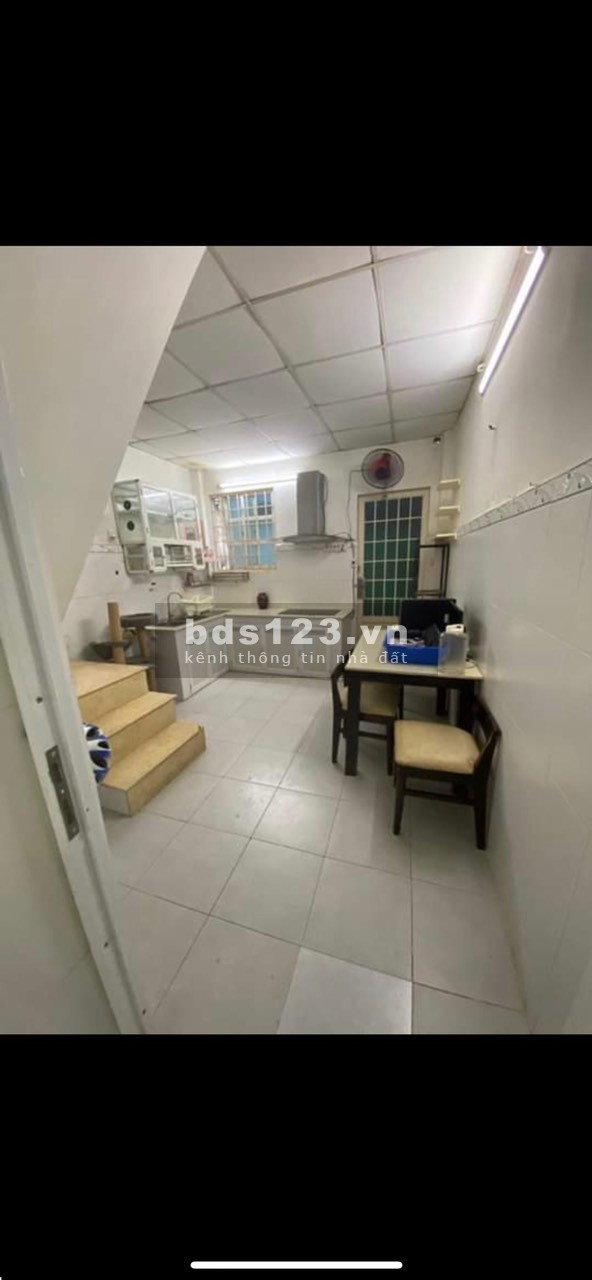 Cho thuê nhà nguyên căn 3.5 x 10m, 2 PN, 2WC, hẻm xe hơi.