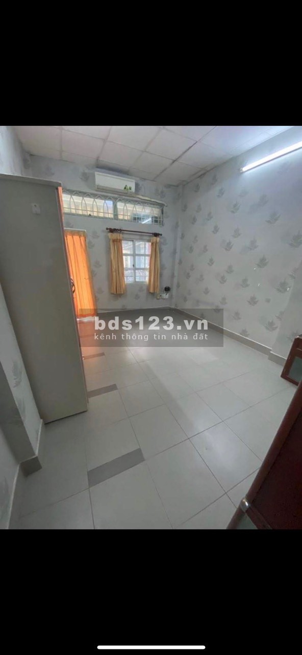 Cho thuê nhà nguyên căn 3.5 x 10m, 2 PN, 2WC, hẻm xe hơi.