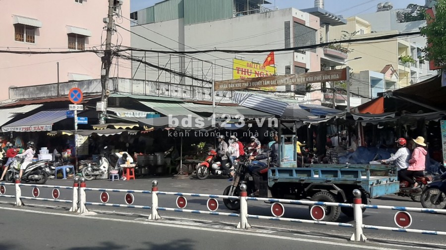 Chính chủ bán nhà mặt tiền đường Lê Lư (sát chợ Nguyễn Sơn P.18 cũ), Q. Tân Phú, DT 8m x 20m
