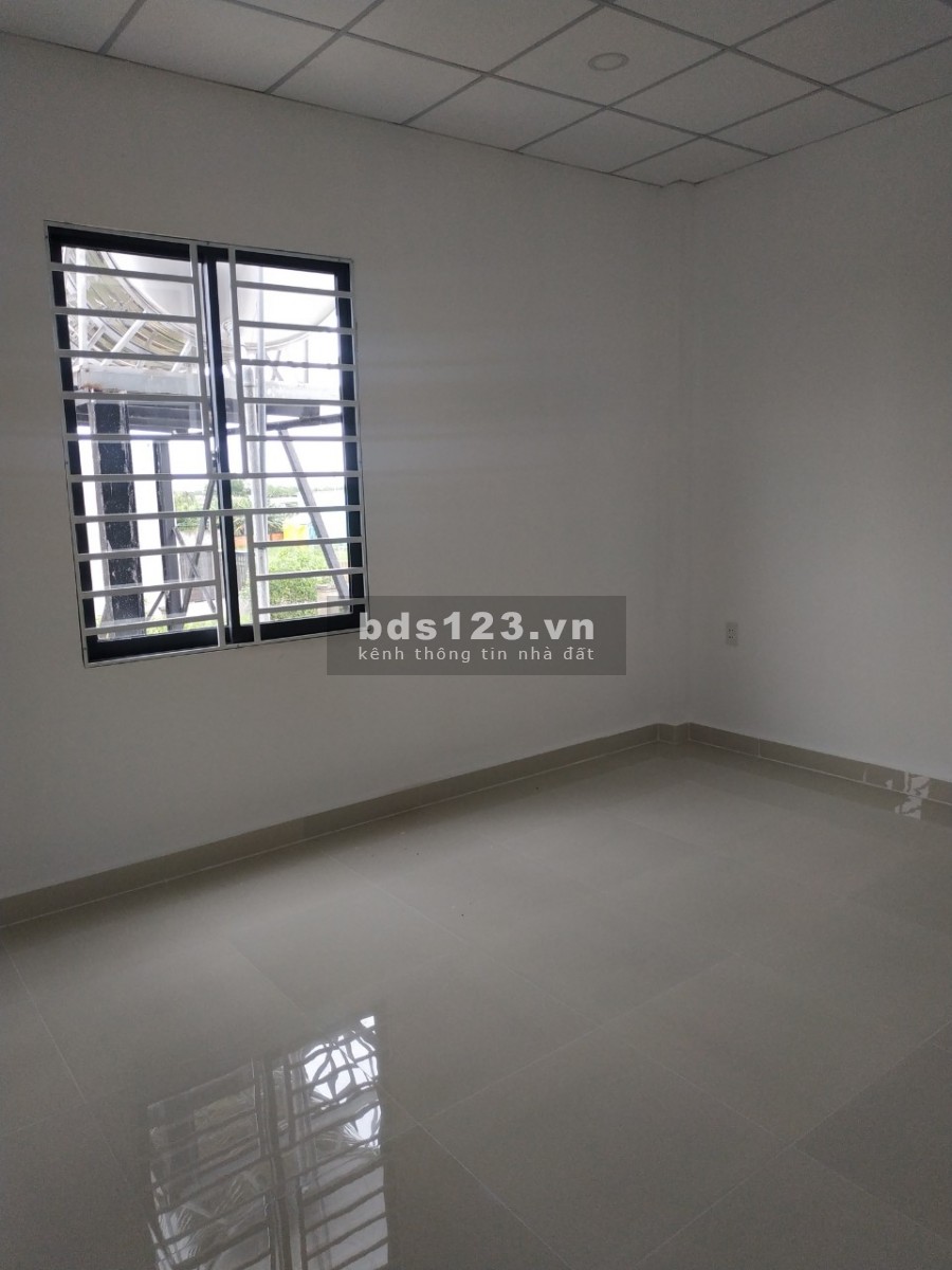 Nhà cần bán 5x20 nằm trên đường Hoàng Phan Thái