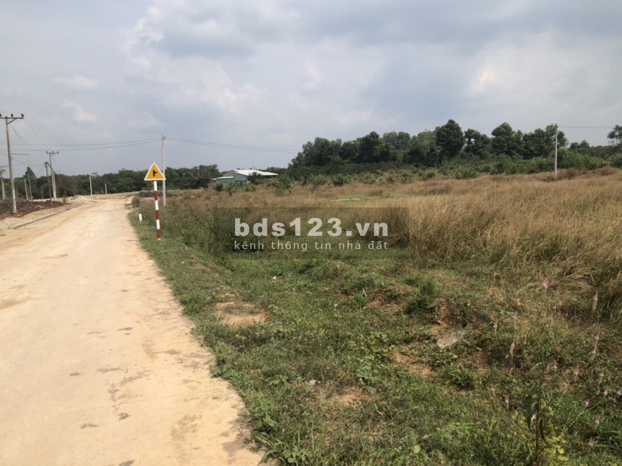Cần bán lô đất góc 2 mặt tiền -shr cách sân bay Long Thành 10km