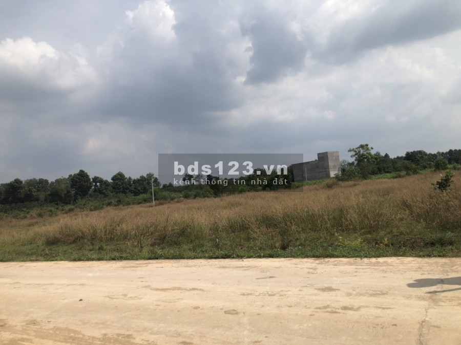 Cần bán lô đất góc 2 mặt tiền -shr cách sân bay Long Thành 10km