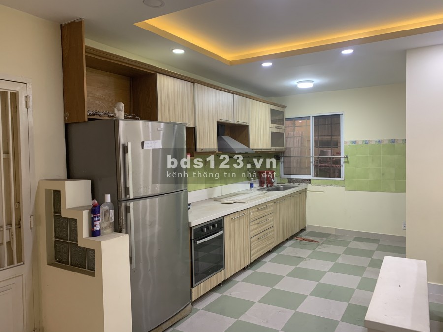 Cần bán nhà 1 trệt 3 lầu 145m2 đường Duy Tân,P.15 Phú Nhuận. Nhà nở hậu thuận lợi cho thuê kinh doanh