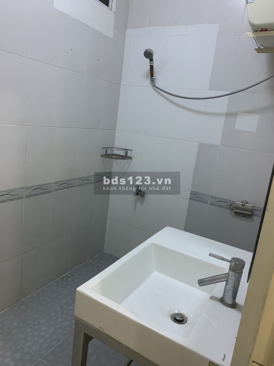 Cần bán nhà 1 trệt 3 lầu 145m2 đường Duy Tân,P.15 Phú Nhuận. Nhà nở hậu thuận lợi cho thuê kinh doanh