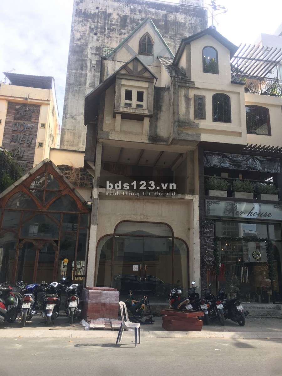 Nhà cho thuê - đường Hồ Xuân Hương quận 3 (8X20M) trệt,2 lầu