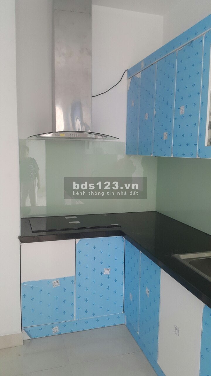 Cho thuê Chung cư C1 Thành Công 2 ngủ cơ bản 70m2 10 triệu. Lh 0377983070