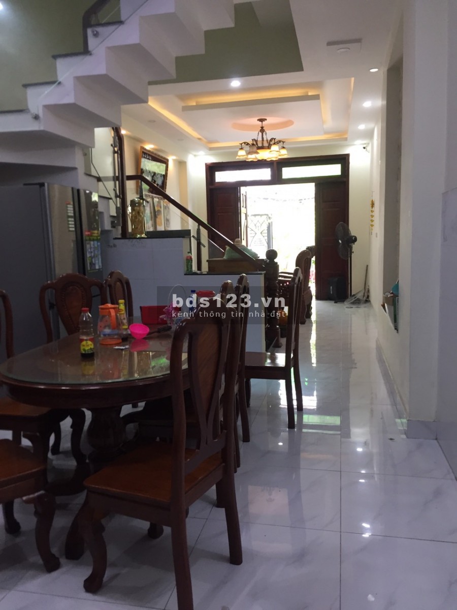 Bán nhà 1 trệt 2 lầu đường 38 phường Hiệp Bình Chánh quận Thủ Đức có sân để ô tô