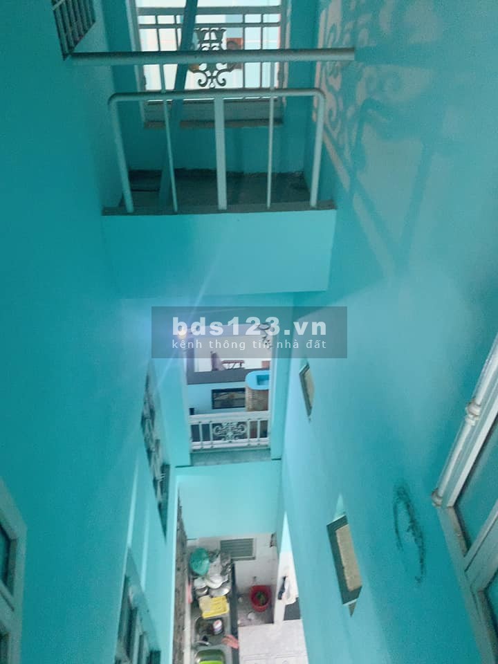 Bán gấp 96m2 Hoàng Quốc Việt Khu Vip Quận 7 HXH 7 chỗ vào nhà 6.2 tỷ