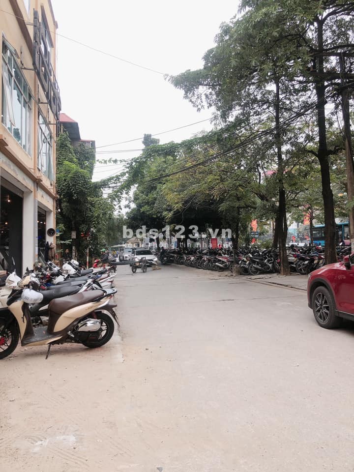 Mặt phố Giải Phóng 170m, mặt tiền 12m, nhỉnh 19 tỷ, vỉa hè KD sầm uất