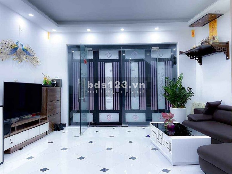 Chính chủ cần bán nhà ngõ Xã Đàn 2, Xã Đàn DT 52 m2 x 5 t, mt 7 m nhà nở hậu cách ô tô 30 m