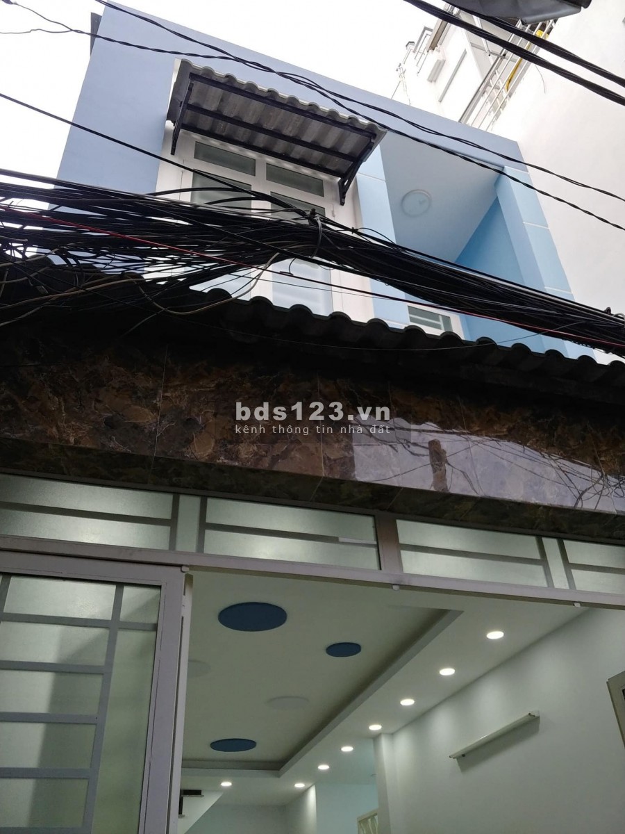 Bán nhà quận 4, đường Đoàn Văn Bơ, dt 68 m2, giá 3,7 tỷ (Nhà thật k ảo, k tiếp anh e môi giới)