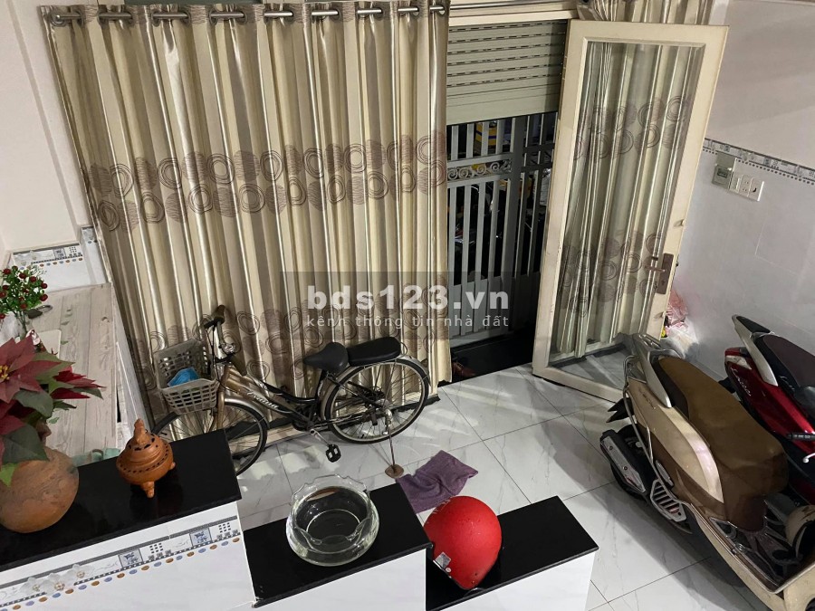 Bán nhà Nam Kỳ Khởi Nghĩa Phường 8 Quận 3, DT 36m, cách MT 10m