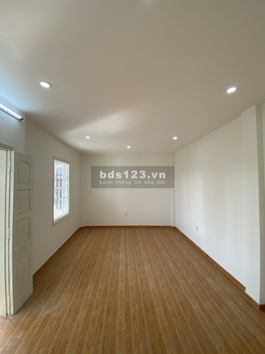 Bán nhà riêng mới 40m2 x 4 tầng, ngõ 302 Minh Khai