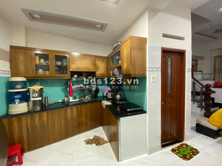 Bán nhà Nam Kỳ Khởi Nghĩa Phường 8 Quận 3, DT 36m, cách MT 10m