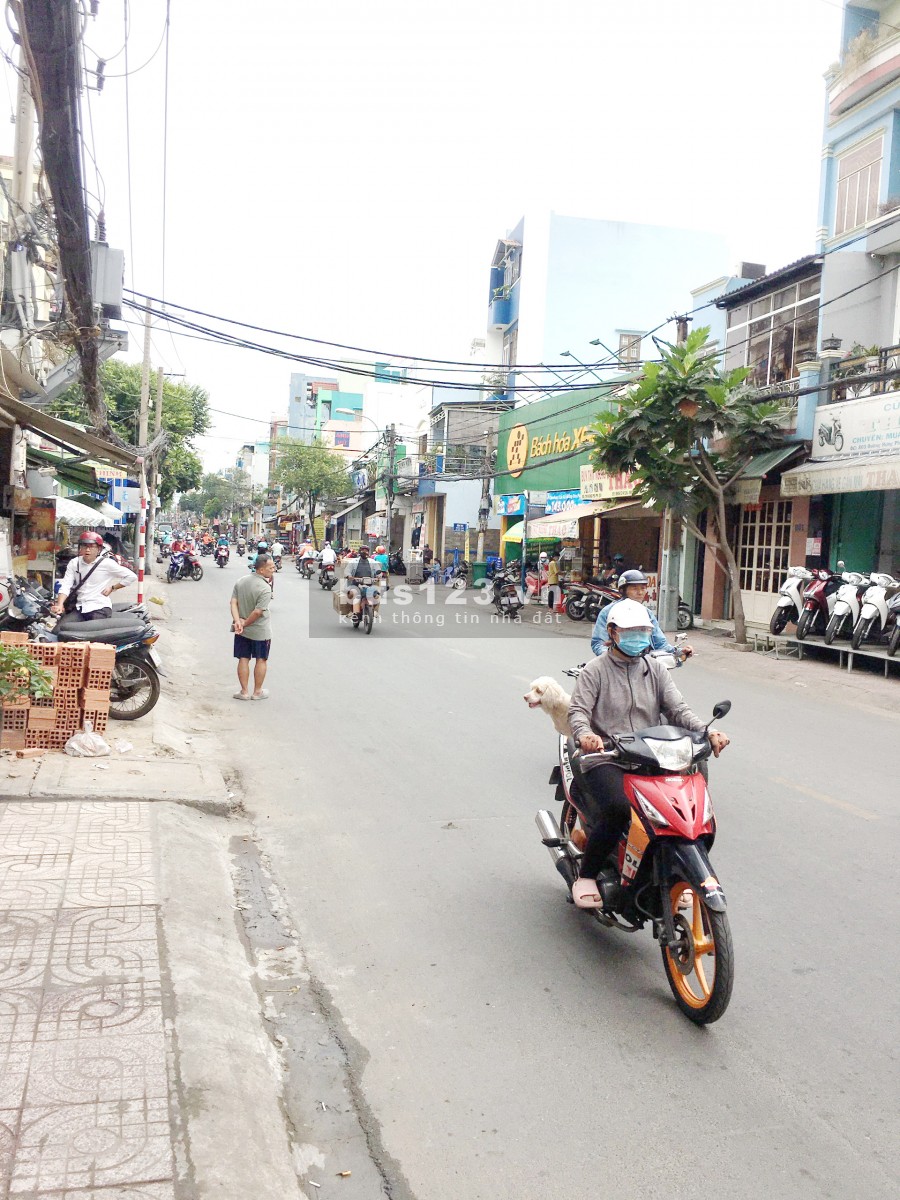 Nhà 1 lầu, nở hậu, khu an ninh hẻm Chánh Hưng P10 Q8