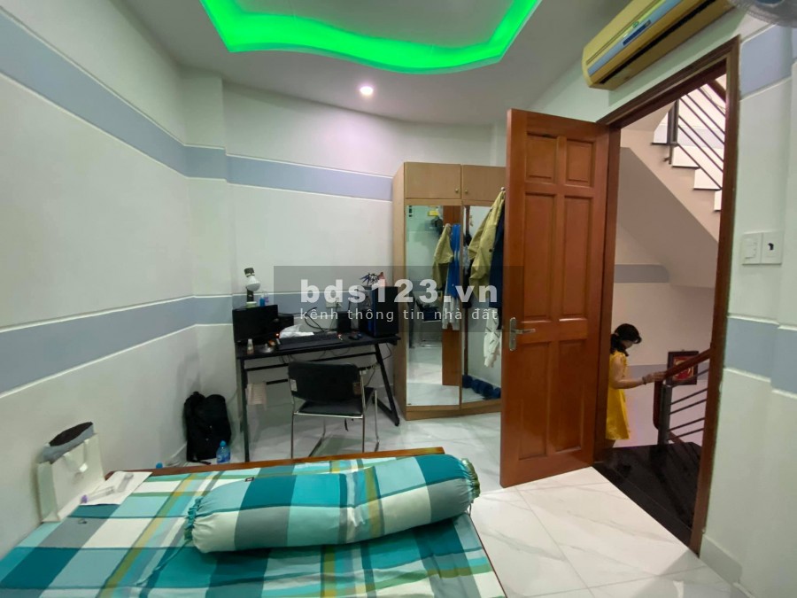 Bán nhà Nam Kỳ Khởi Nghĩa Phường 8 Quận 3, DT 36m, cách MT 10m