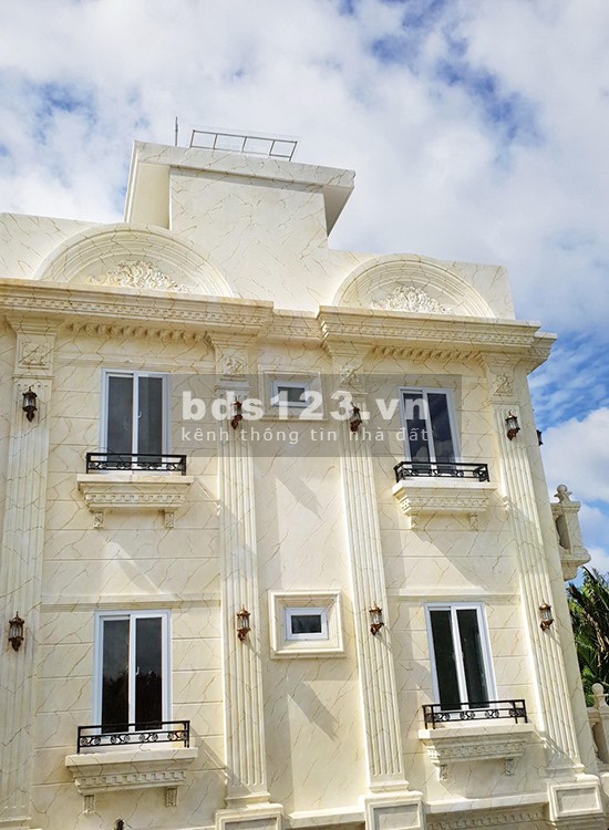 Biệt thự sân vườn HXH 1422 Huỳnh Tấn Phát, P.Phú Mỹ, Q7