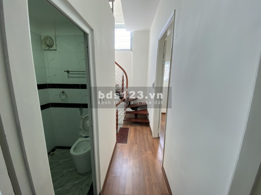 Bán nhà riêng mới 40m2 x 4 tầng, ngõ 302 Minh Khai