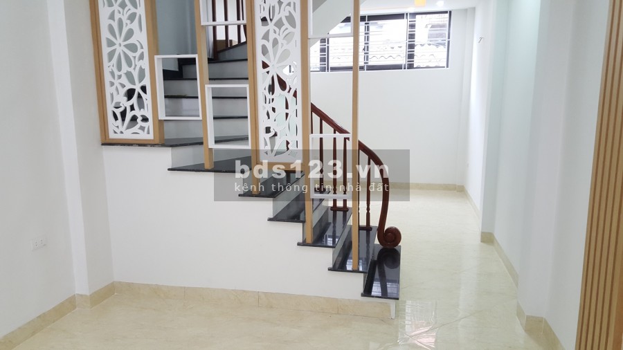Bán nhà mới 42m2, 5 tầng phố Bạch Đằng, cạnh KĐT Đầm Trấu