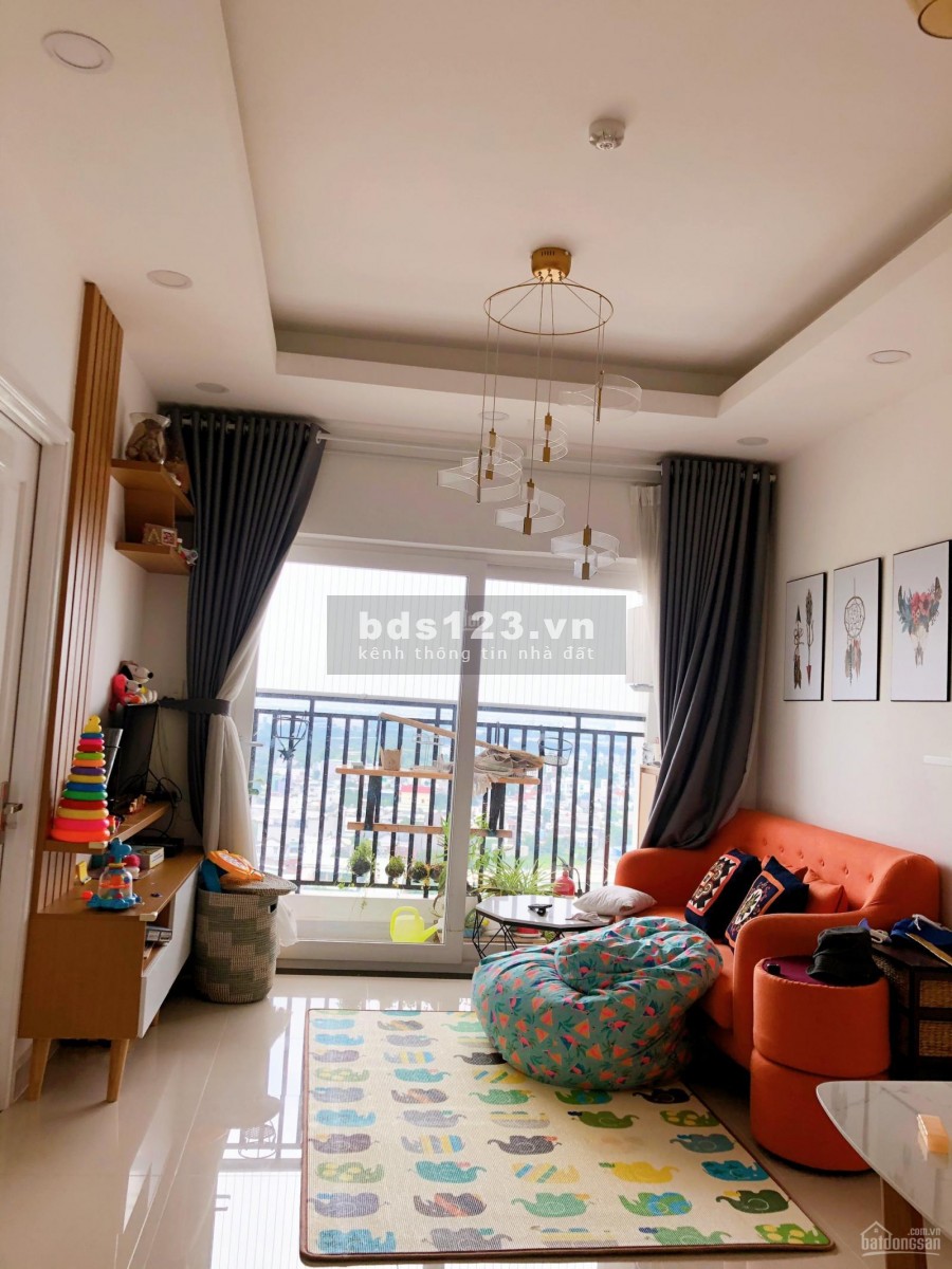 Có căn hộ tầng cao rộng 61m2, 2 PN, cần cho thuê giá 6 triệu/tháng, view đẹp, cc 9 View Apartment